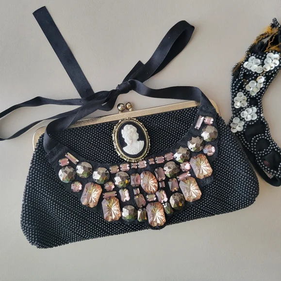 Vintage Beaded Black Clutch Bag Silver Chain Strap ~ 1960? ~ Made in Hong Kong - Picture 8 of 16